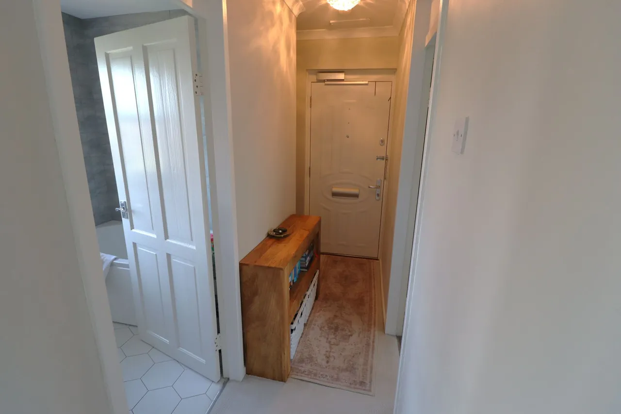 Rayleigh Road, Thundersley, Benfleet, Essex, SS7 3XH, photo 10