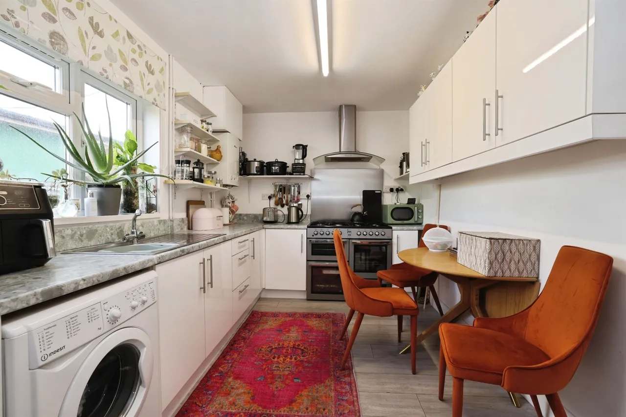 Abberd Way, Calne, SN11, photo 3
