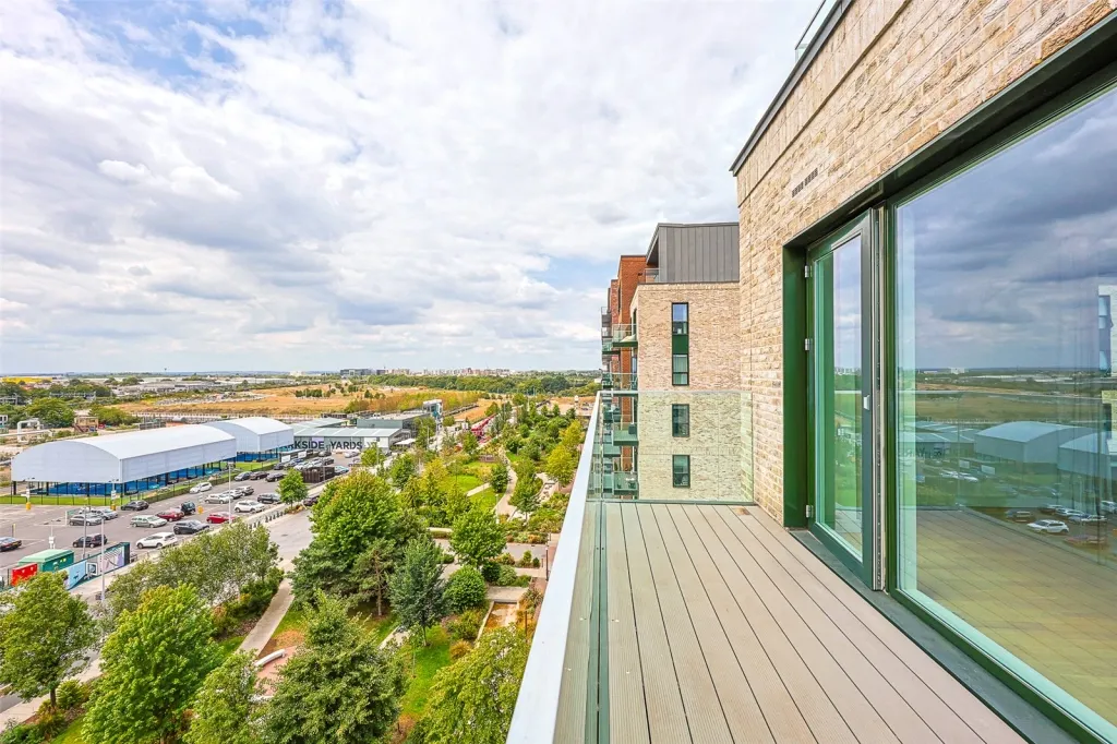 Greenleaf Walk, Southall, UB1, photo 11