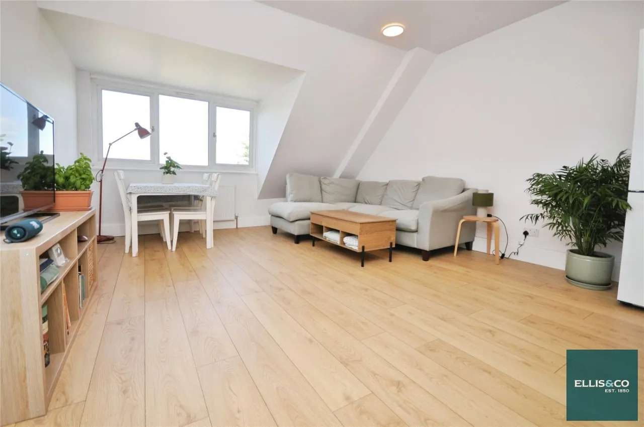 Hendon Lane, Finchley, N3, photo 2