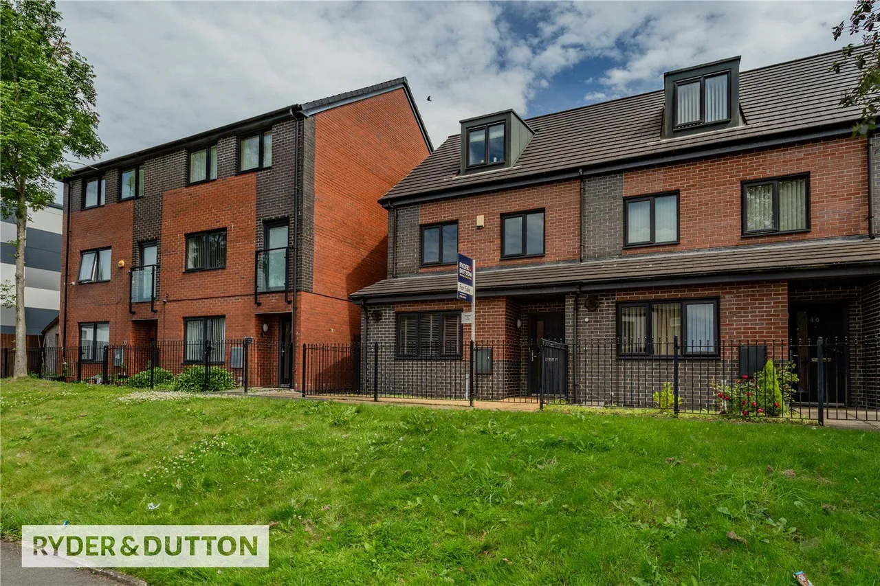 Halifax Road, Hamer, OL16, photo 23