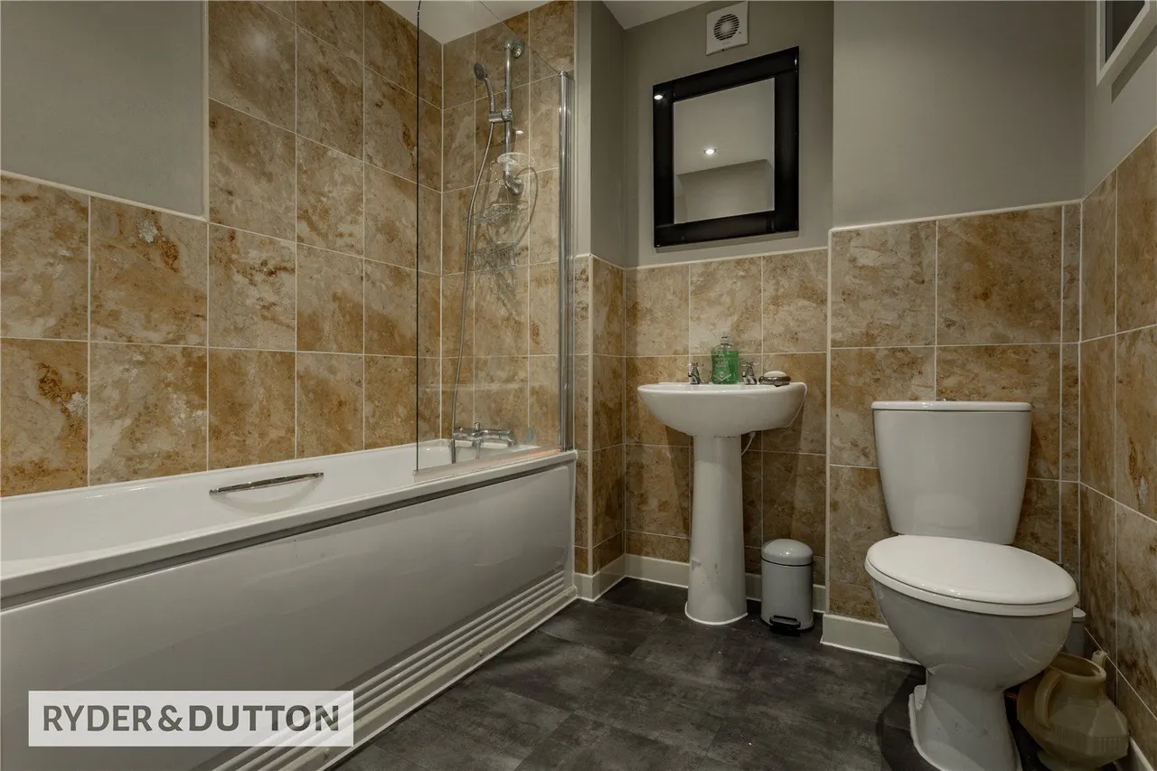 Halifax Road, Hamer, OL16, photo 19