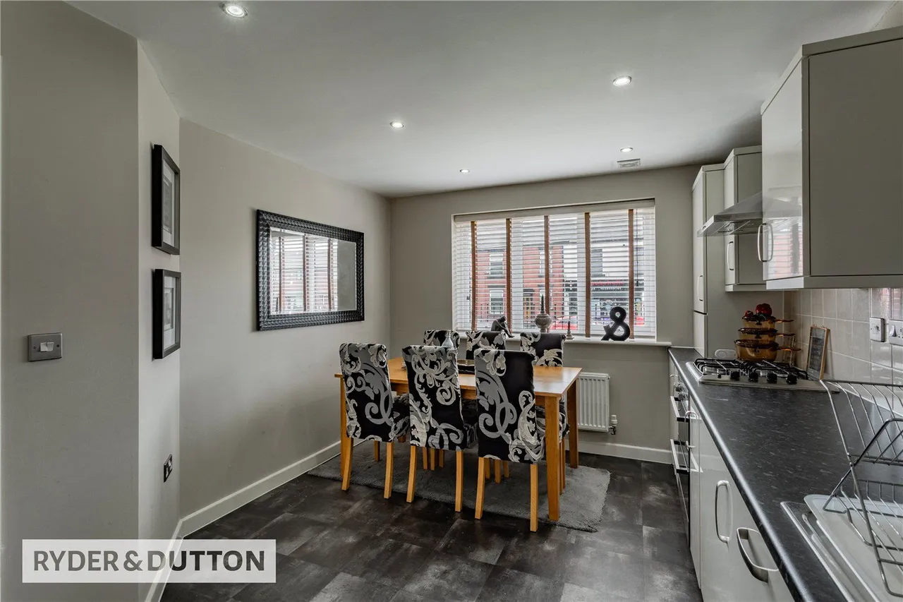 Halifax Road, Hamer, OL16, photo 8