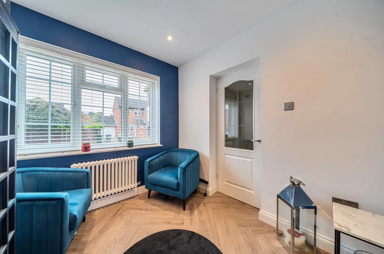 Cowley Avenue, Worcester Park, DA9, photo 10