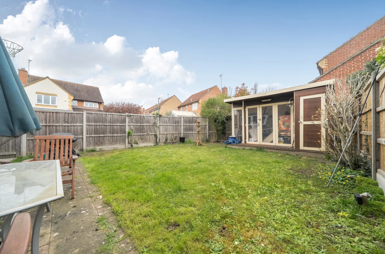 Cowley Avenue, Worcester Park, DA9, photo 14