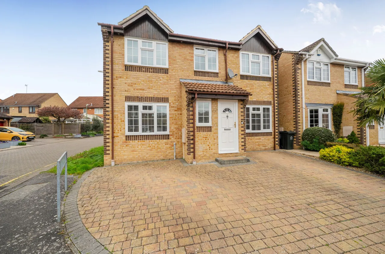 4 bed house for sale, Cowley Avenue, Worcester Park, DA9