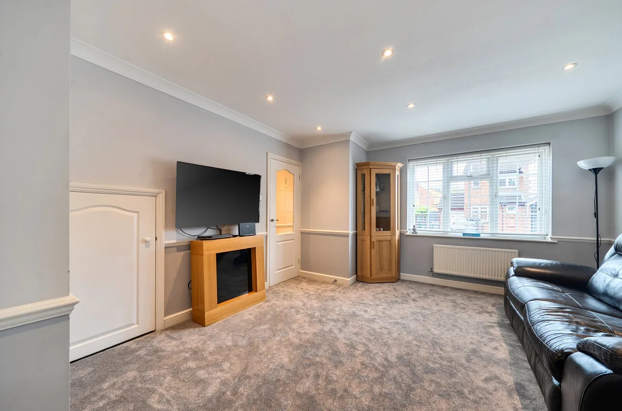 Cowley Avenue, Worcester Park, DA9, photo 8