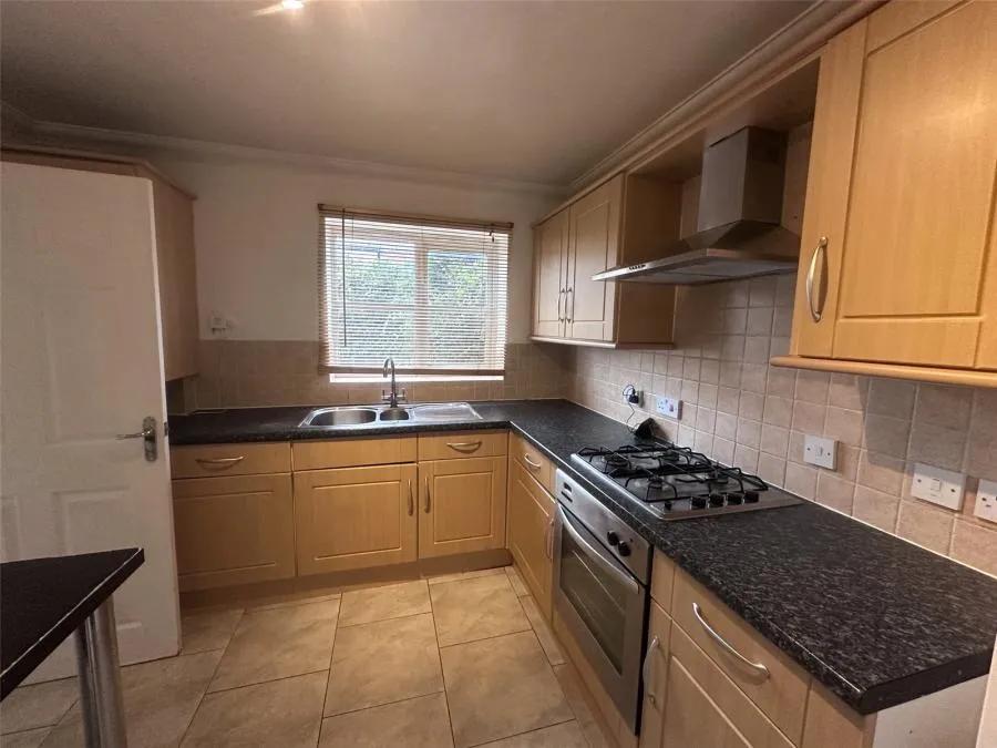 Tavistock Street, Bletchley, MK2, photo 5