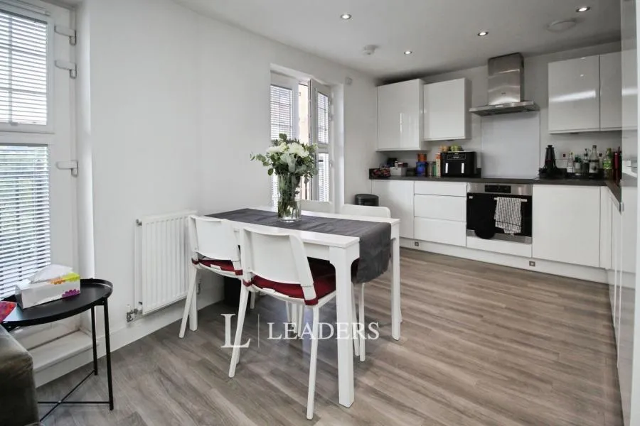 Summerlin Drive, Woburn Sands, MK17, photo 3