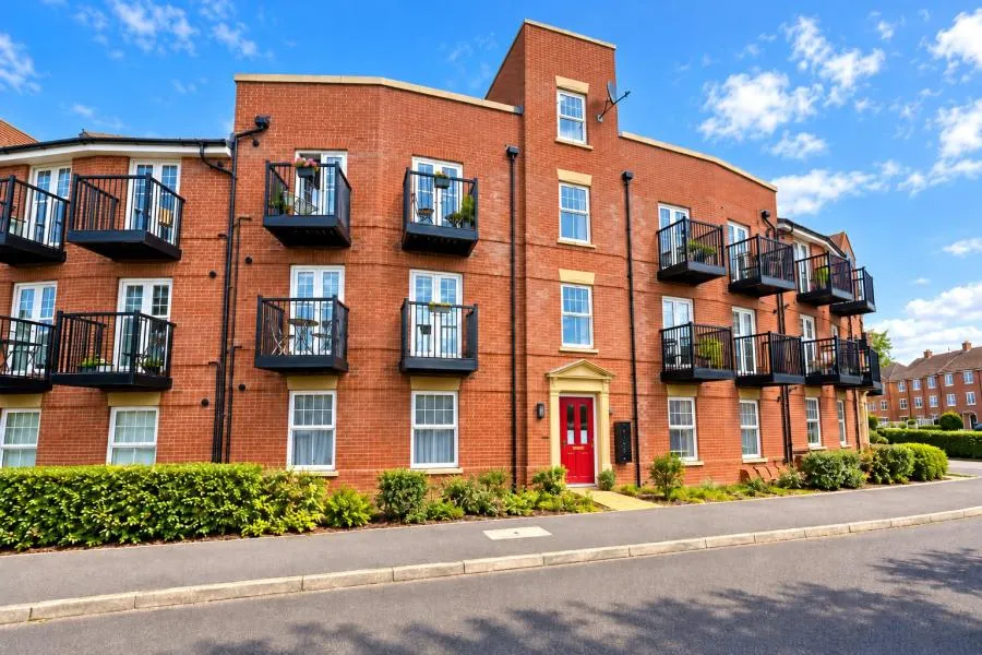 2 bed flat for sale, Summerlin Drive, Woburn Sands, MK17