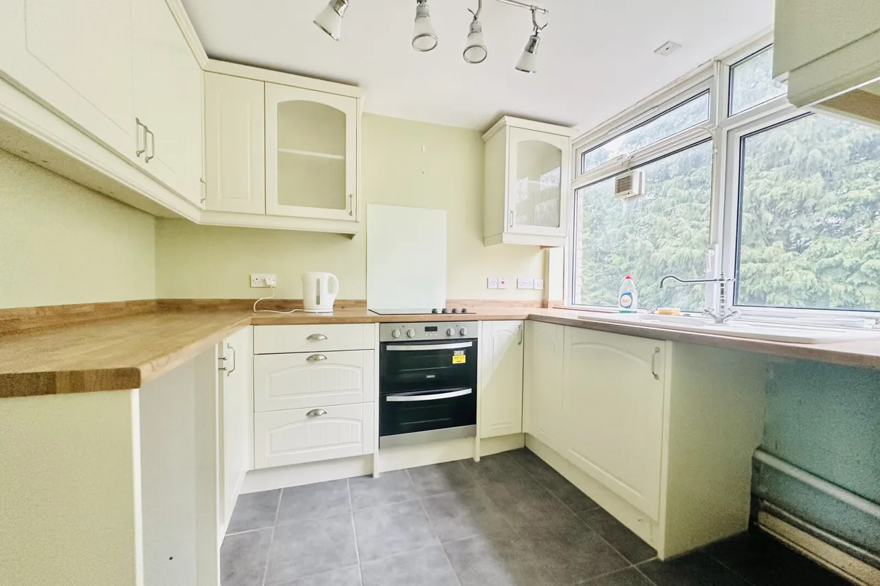 Woodlands, Fleet, Hampshire, GU51 4NT, photo 3
