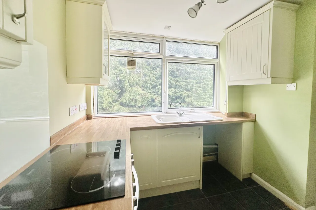 Woodlands, Fleet, Hampshire, GU51 4NT, photo 9