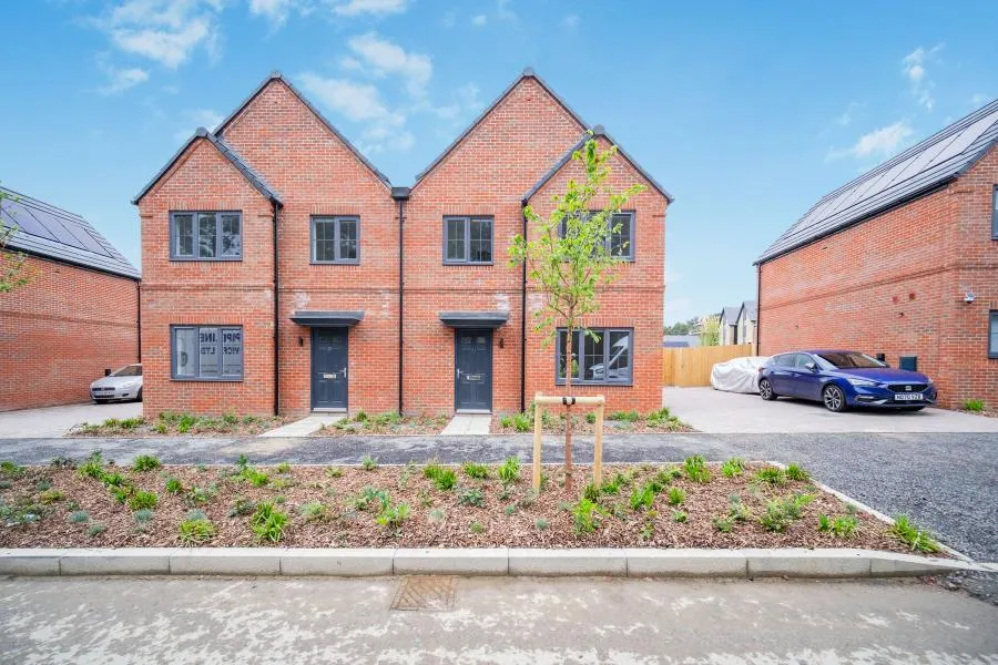 3 bed house to rent, Hailwood Avenue, Crowthorne, RG45