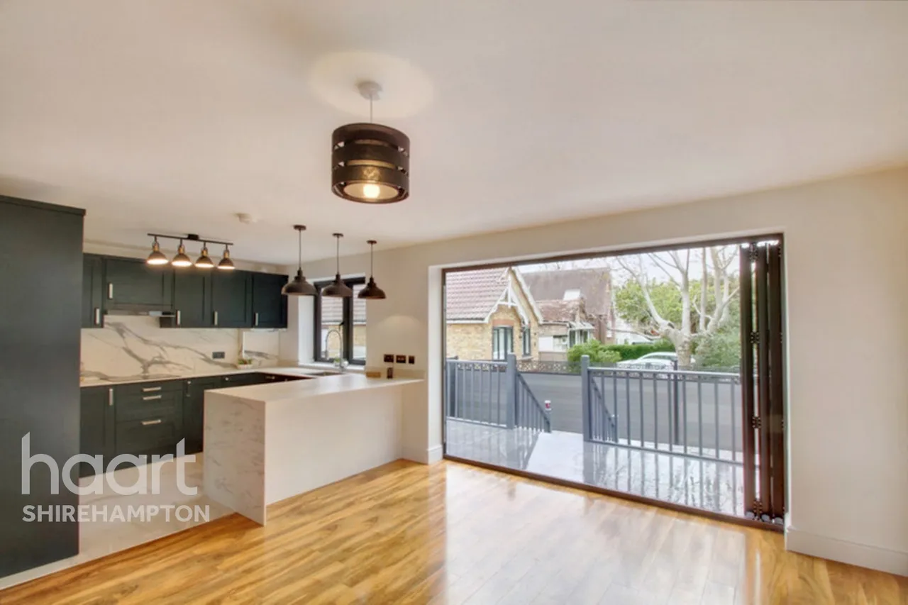 Felix Lane, Shepperton, TW17, photo 13