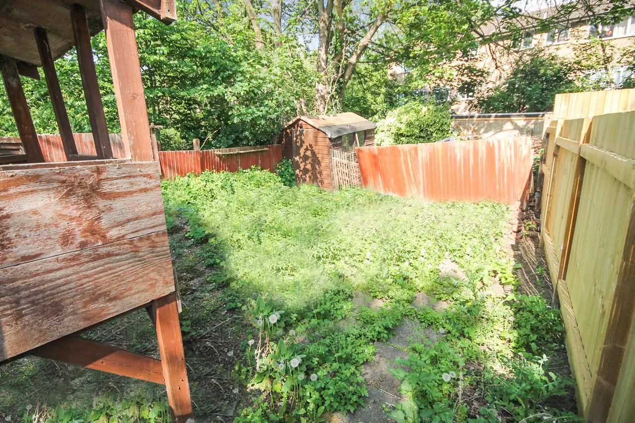 River Gardens, Feltham, TW14, photo 6
