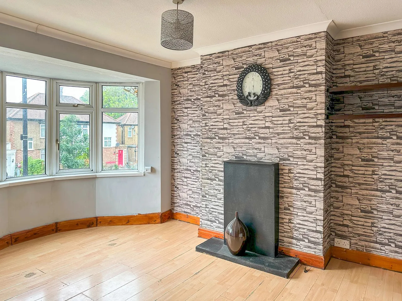1 bed flat for sale — River Gardens, Feltham, TW14