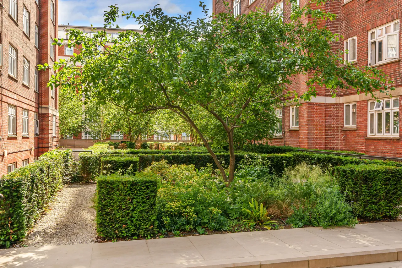 199 Grove Hall Court, Hall Road, London, photo 11