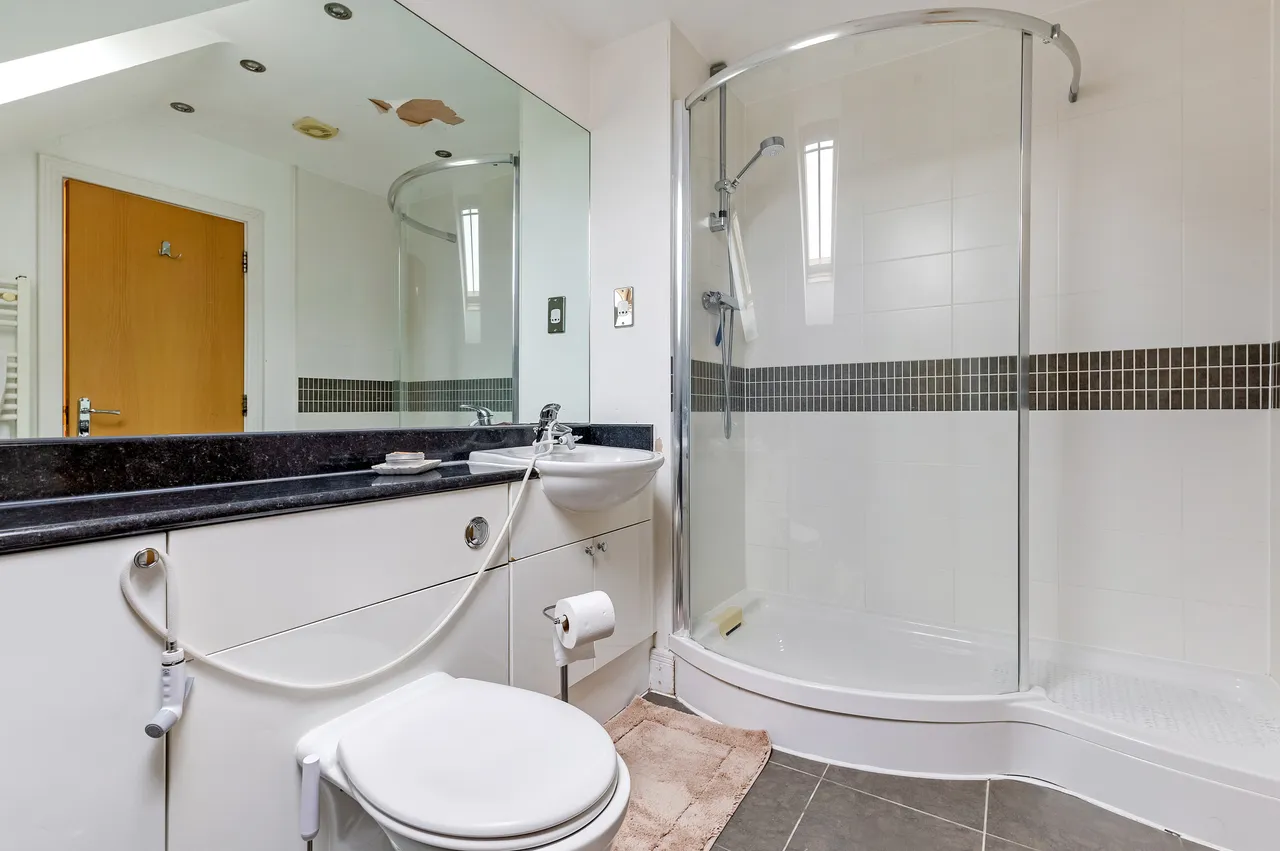 York Road, Guildford, GU1, photo 9
