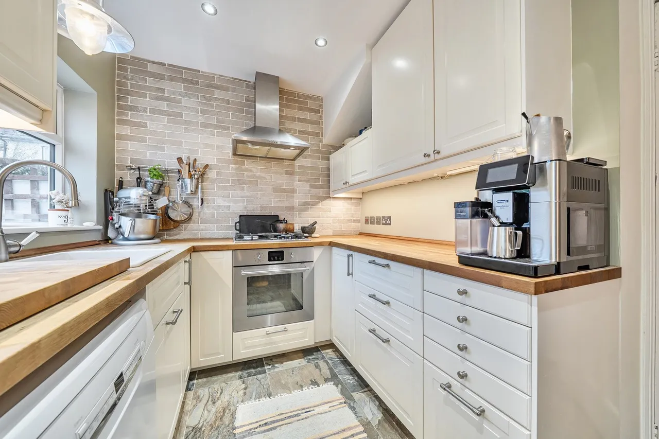 Woodbrook Road, SE2, photo 13
