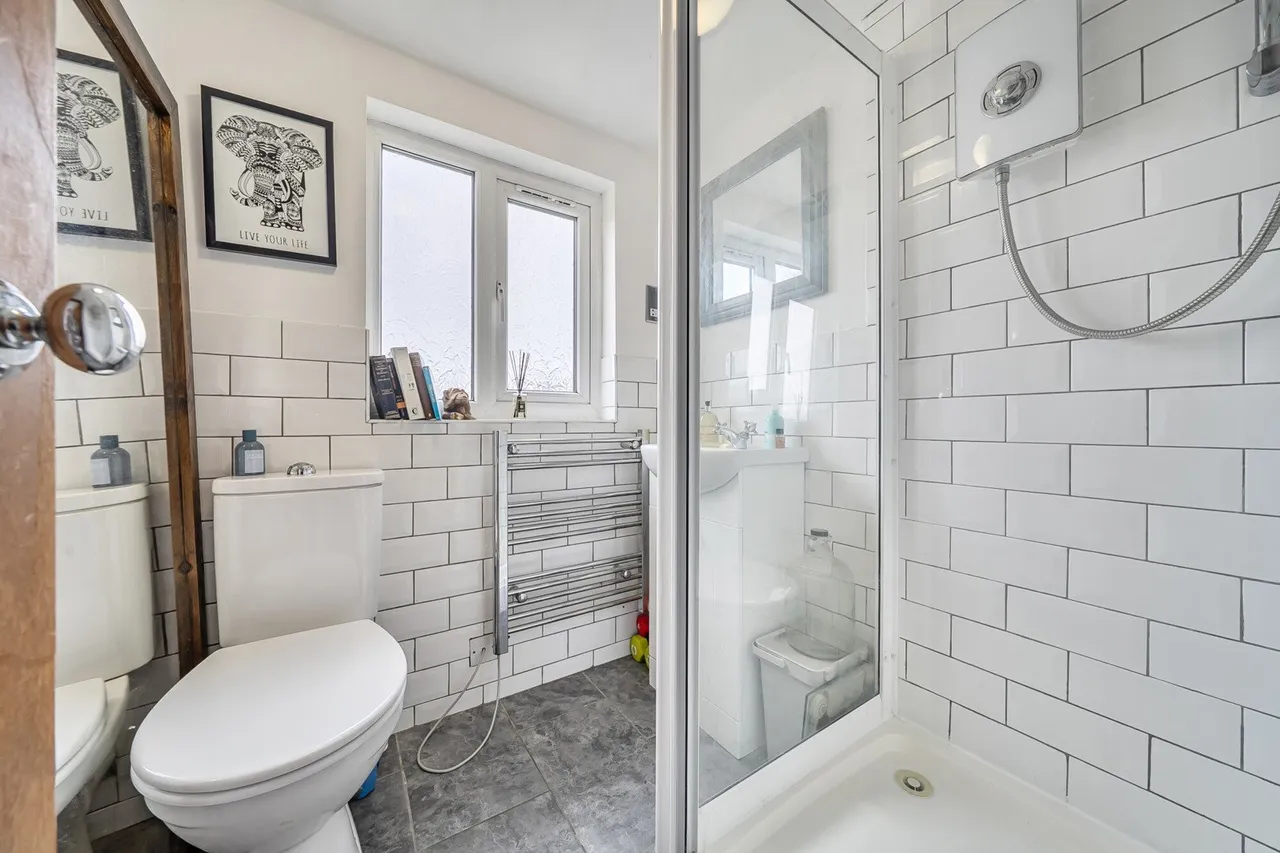Woodbrook Road, SE2, photo 9