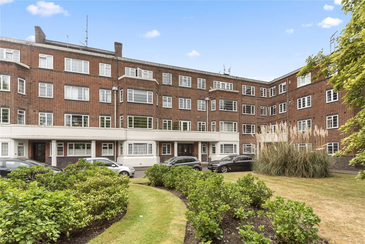 Sheen Court, Richmond, TW10, photo 11