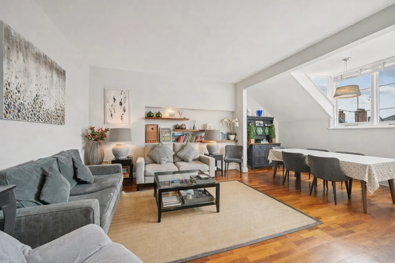 3 bed flat for sale, Roland Gardens, South Kensington, SW7