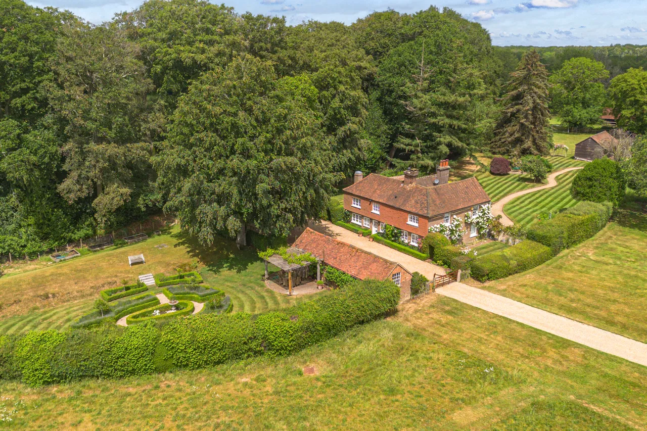 The Bury, Cholesbury, HP23, photo 3