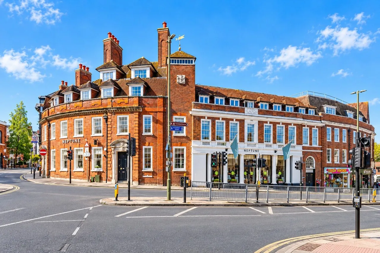 2 bed flat to rent, Guildford, GU1