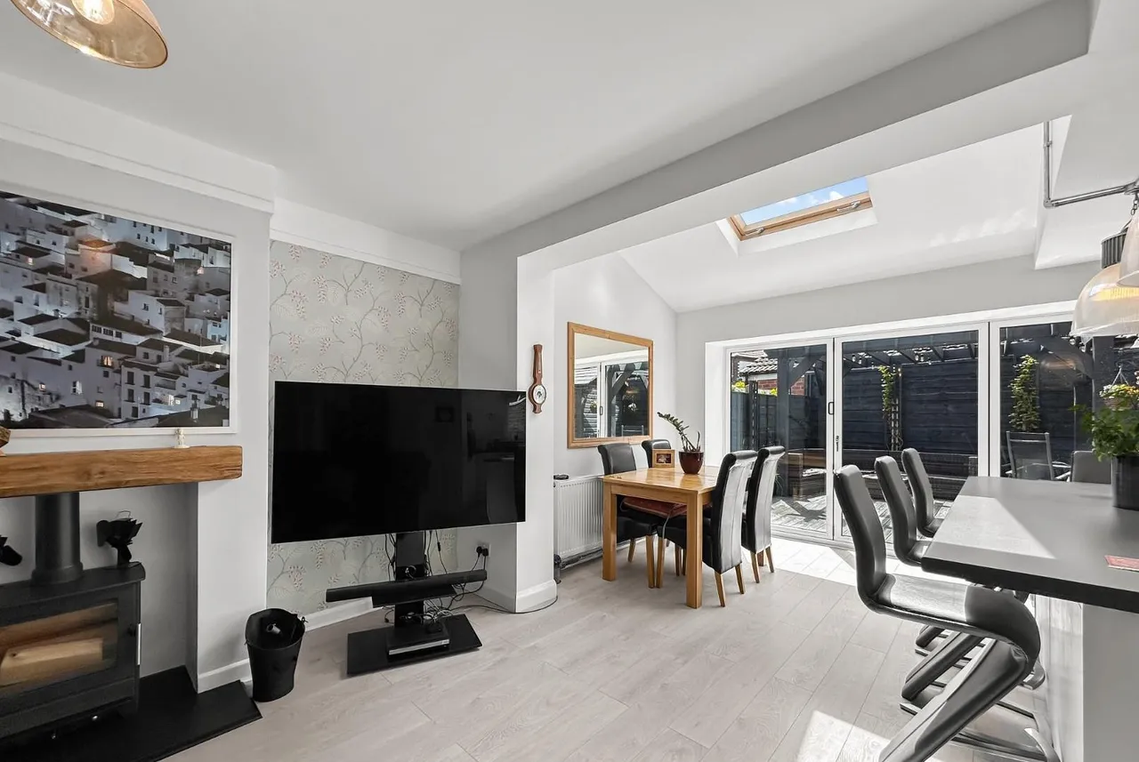 Victoria Road, Timperley WA15 6PP, photo 6