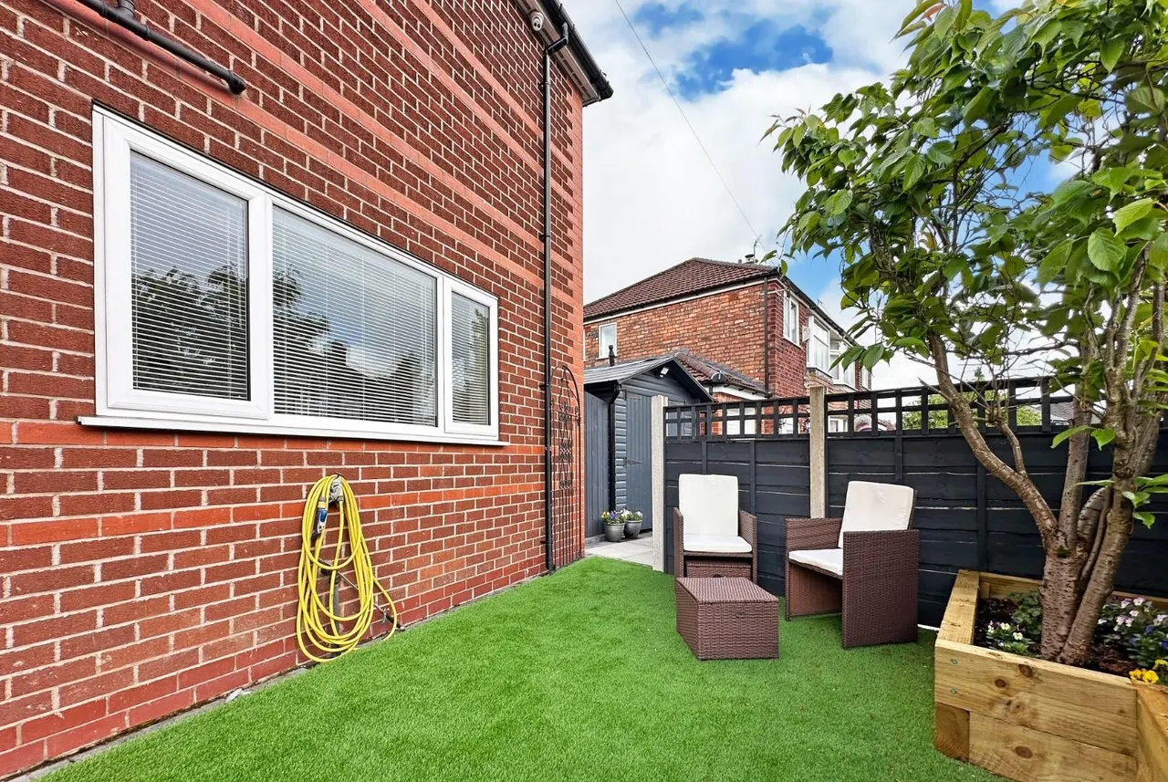 Victoria Road, Timperley WA15 6PP, photo 32