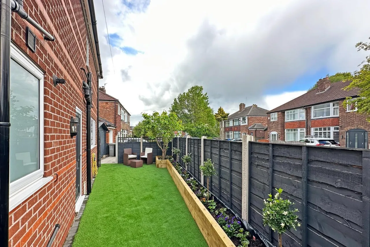 Victoria Road, Timperley WA15 6PP, photo 33