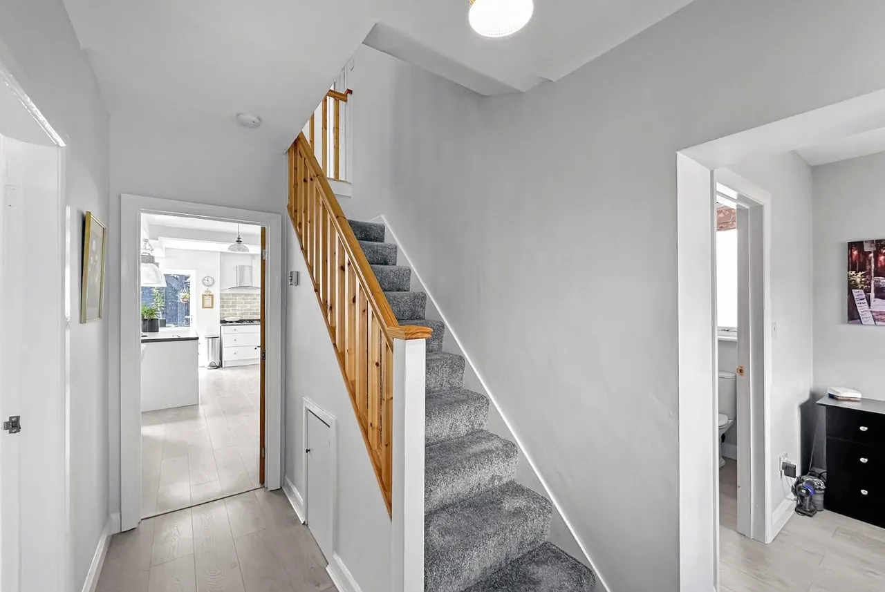 Victoria Road, Timperley WA15 6PP, photo 19