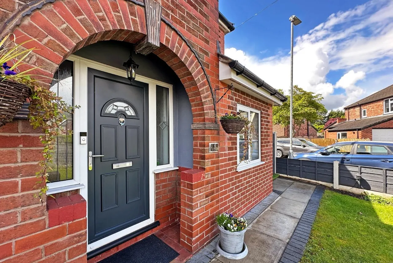 Victoria Road, Timperley WA15 6PP, photo 38