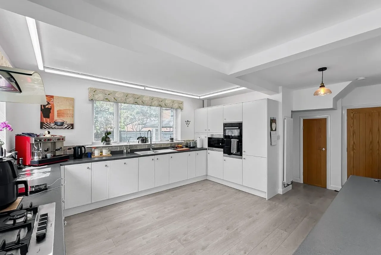 Victoria Road, Timperley WA15 6PP, photo 8
