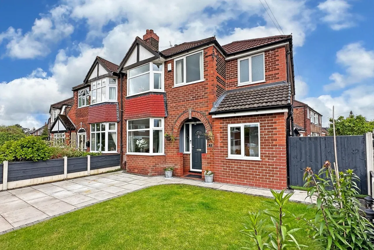 Victoria Road, Timperley WA15 6PP, photo 40