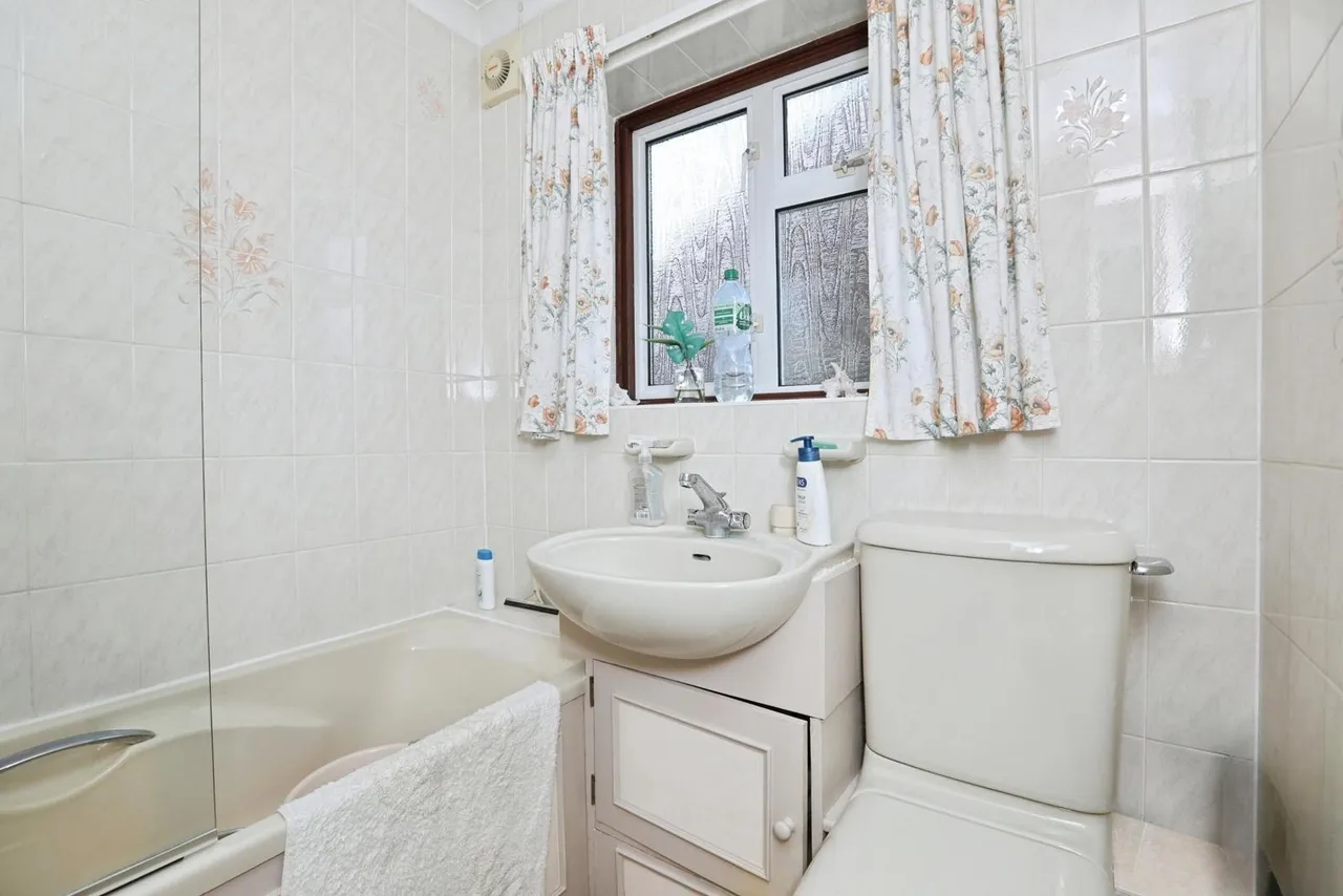 Gadby Road, Sittingbourne, Kent, ME10, photo 7