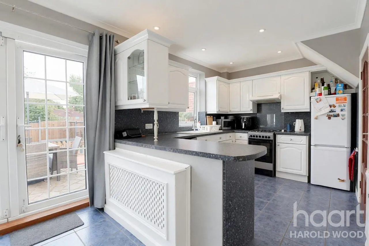 Aylsham Lane, Romford, RM3, photo 6