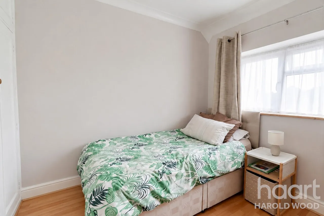 Aylsham Lane, Romford, RM3, photo 9