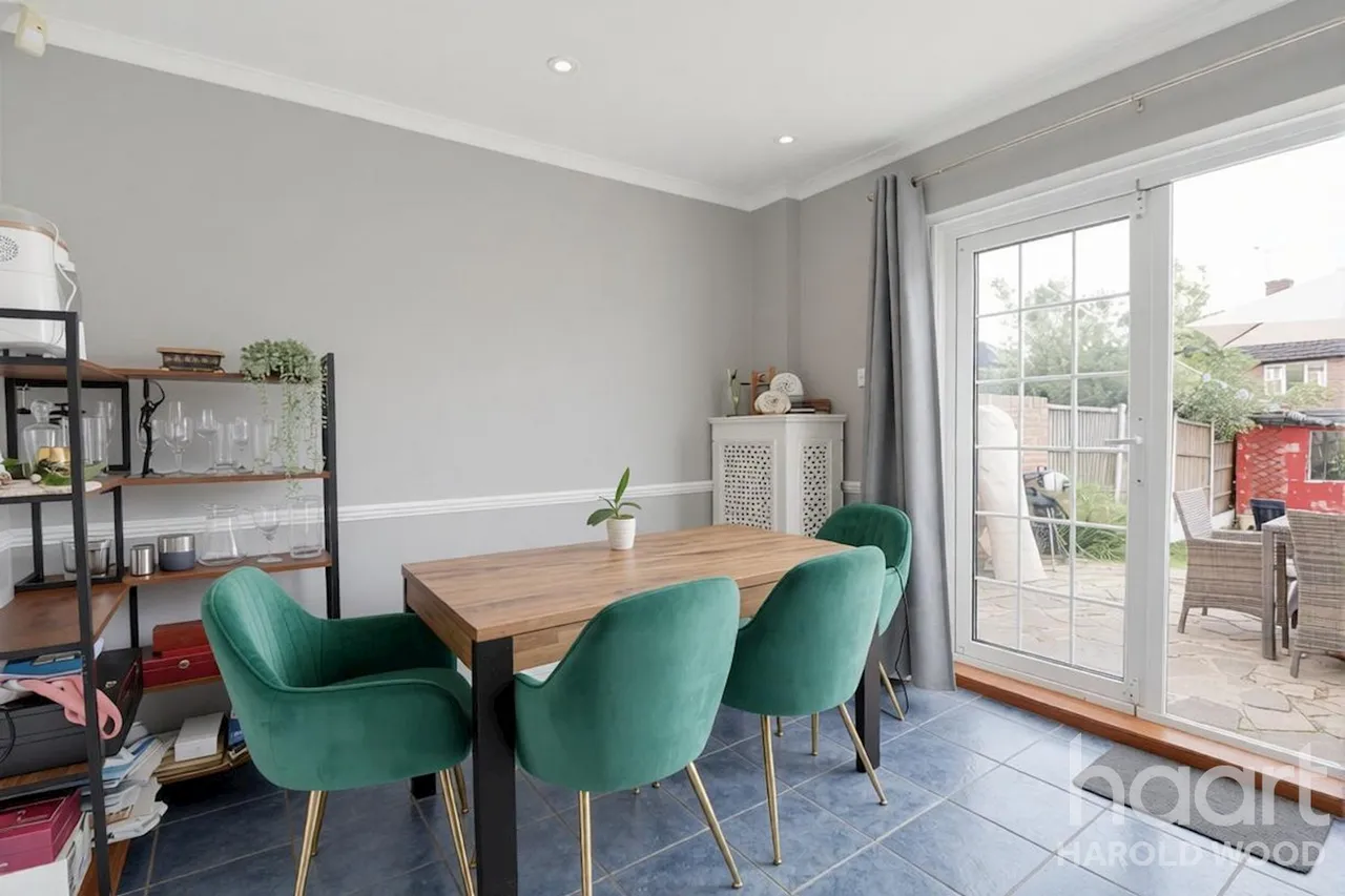 Aylsham Lane, Romford, RM3, photo 5