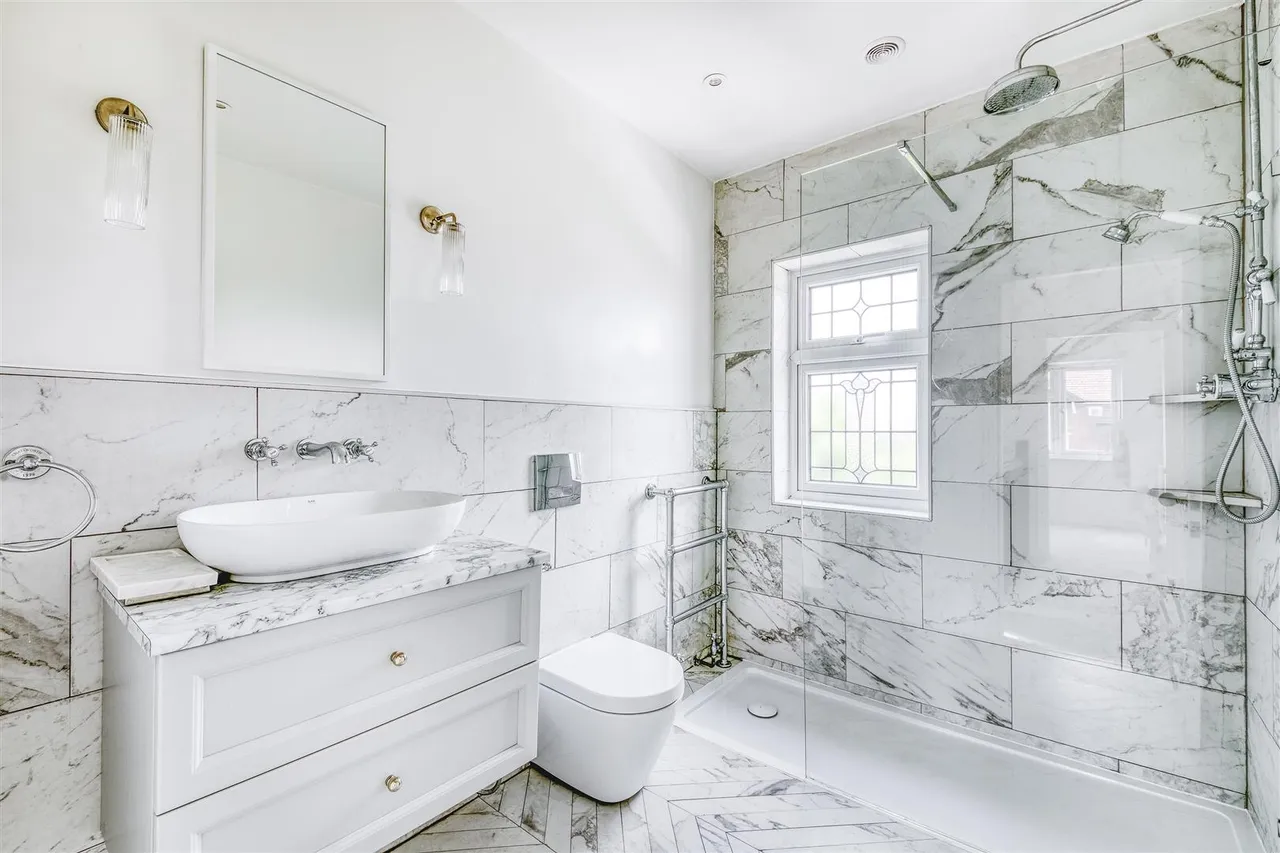 Kings Drive, Littleover, photo 16