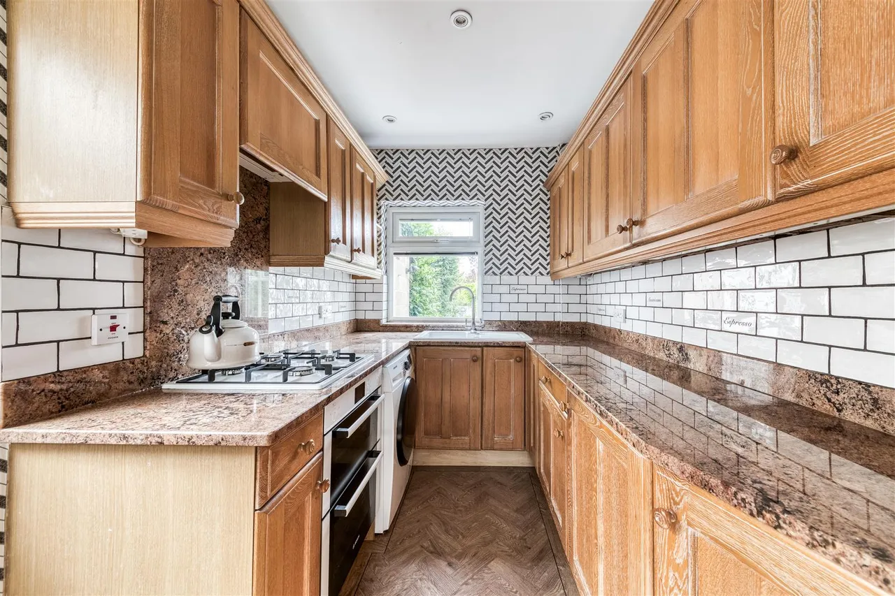 Kings Drive, Littleover, photo 10