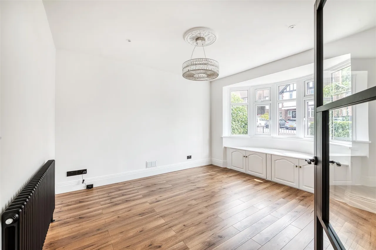 Kings Drive, Littleover, photo 5