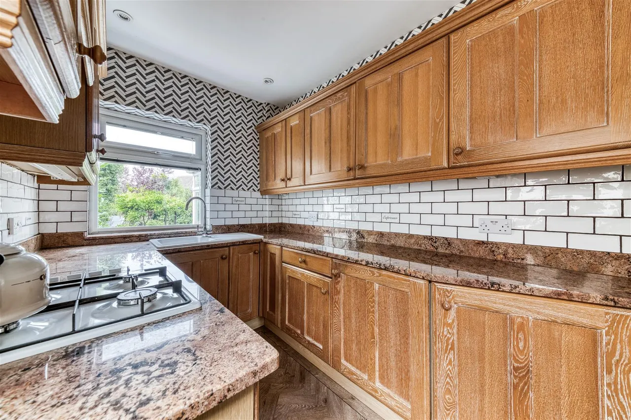 Kings Drive, Littleover, photo 11