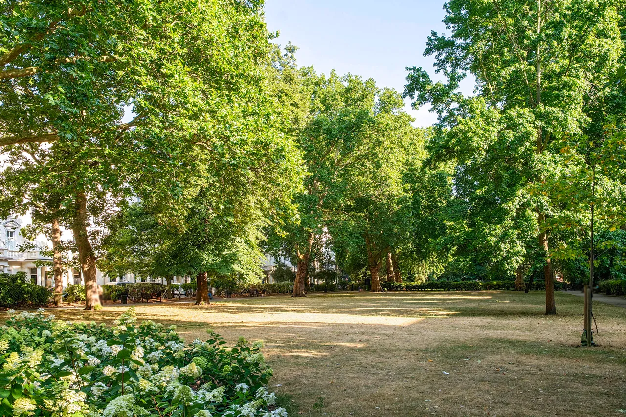 Flat 2, 64 St Georges Square, London, photo 6