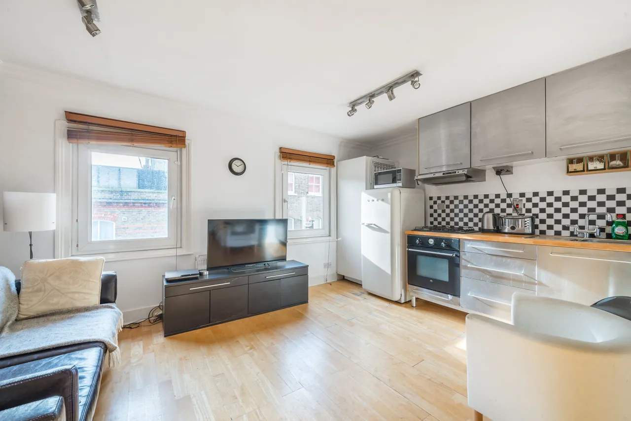 1 bed flat to rent — 76a Sheen Road, Richmond
