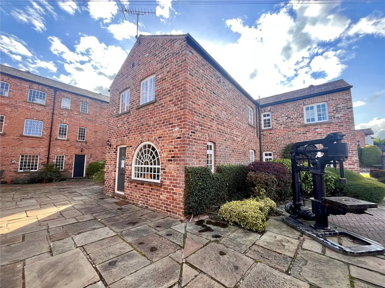 2 bed flat for sale — Pinfold Street, Macclesfield, Cheshire, SK11