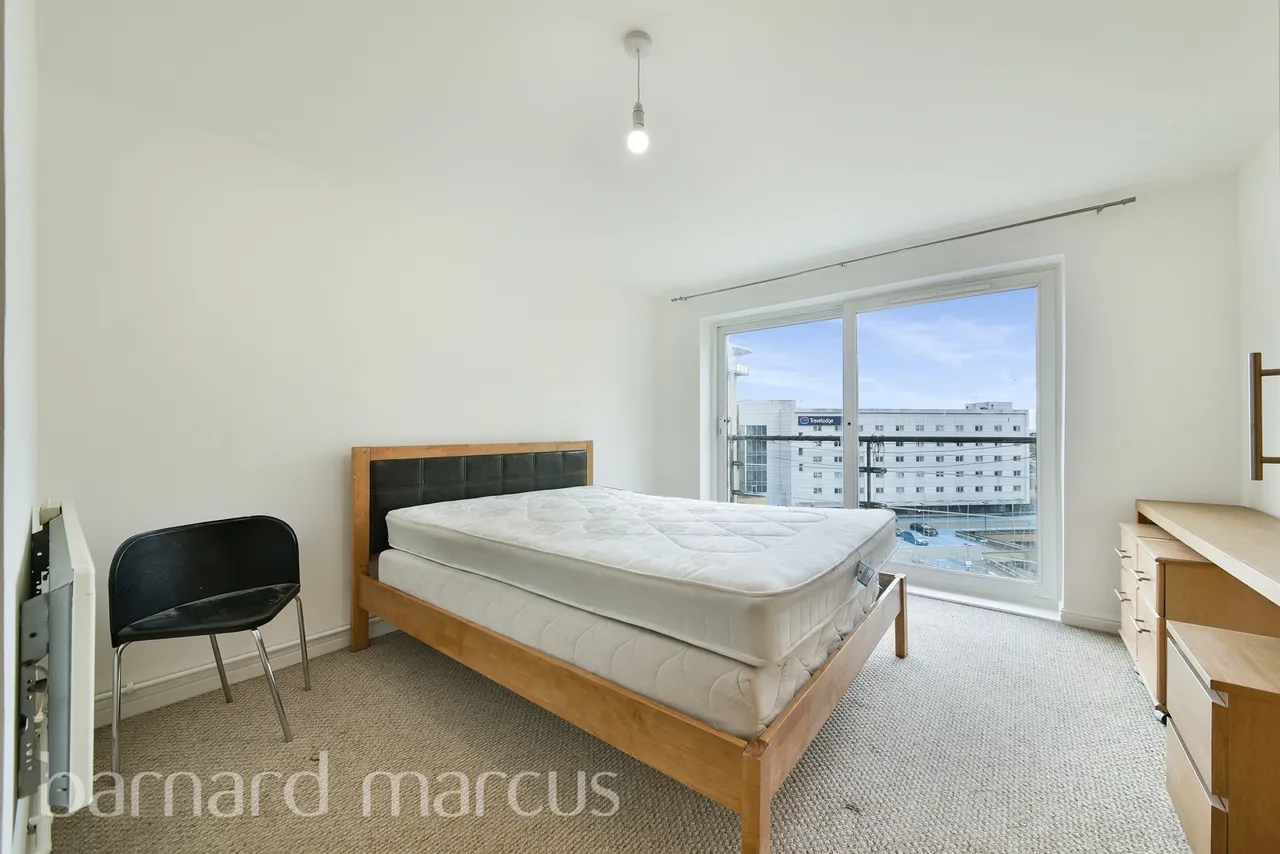 Bedfont Lane, Feltham, TW13, photo 6