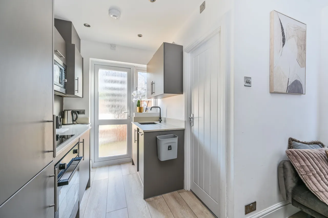 36 Dinton Road, London, photo 12
