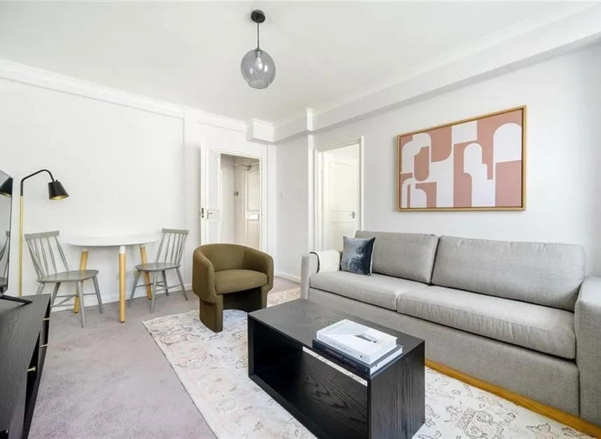 Welbeck Street, Marylebone, W1G, photo 2