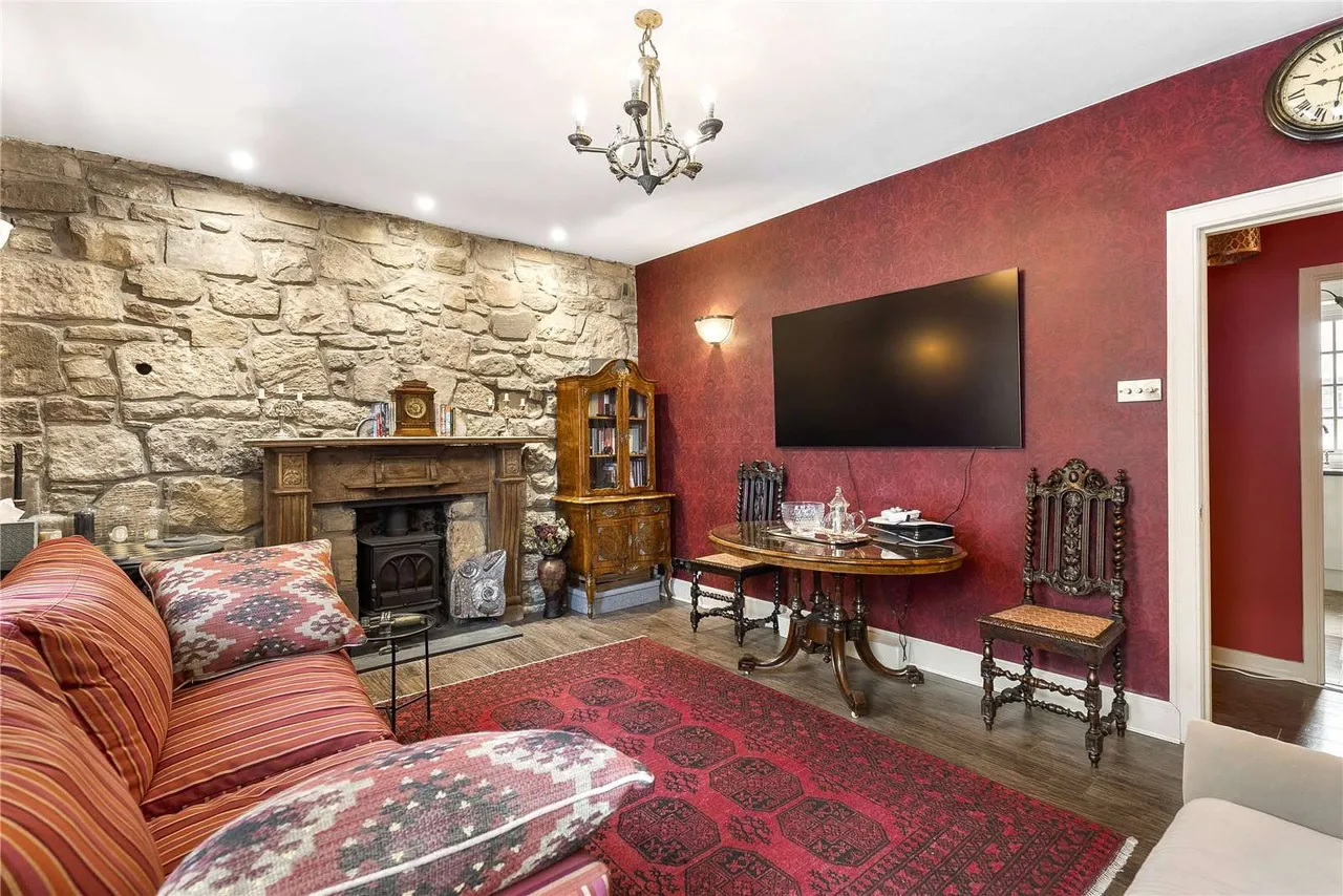 2 bed flat for sale — Canongate, Old Town, Edinburgh, Midlothian, EH8 8BQ